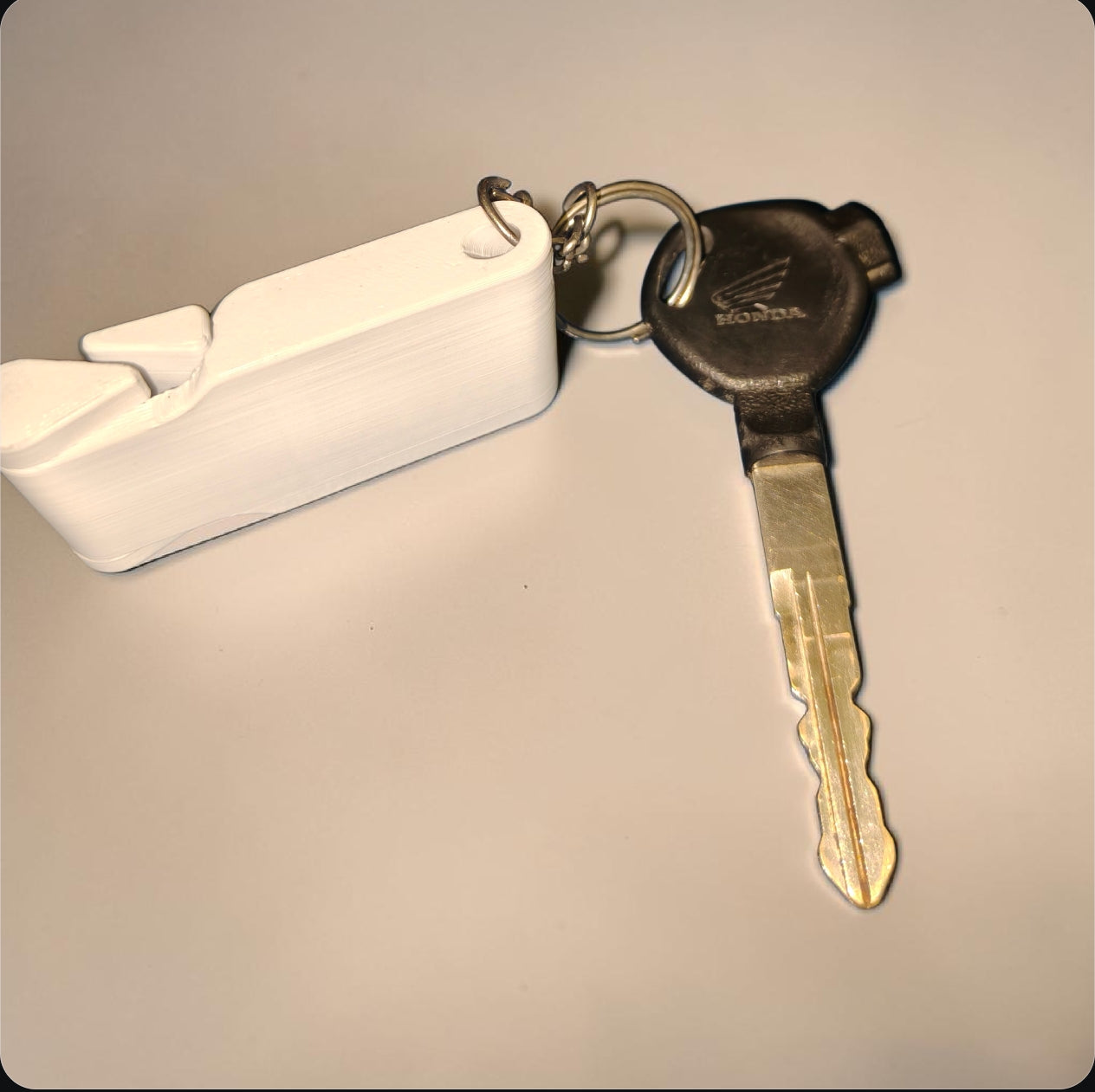 Mini Keychain Mobile Holder Stand – Pocket Phone Stand for Desk & Travel